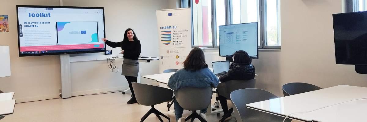 Vanessa Viganò and 2 students at the CHARM-EU hybrid room from the Université of Montpellier